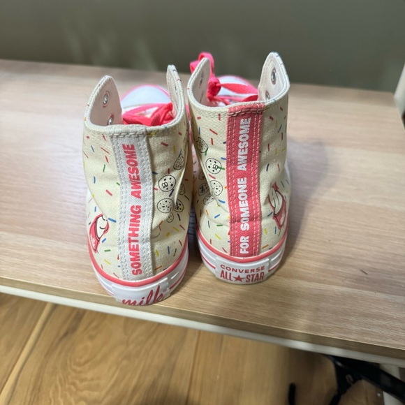 Converse Women's Sneakers - White with Pink Laces milk bar - Picture 3 of 8